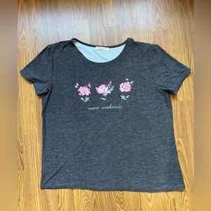 Rose + Vine women’s medium loungewear top, floral graphic, dark grey